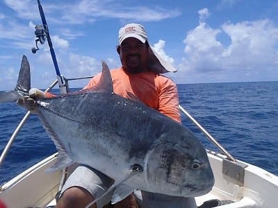 ポンペイで釣り上げられたGT(ロウニンアジ)